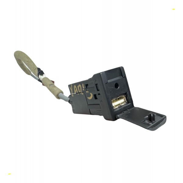 Conector Usb Painel Chicote Toyota Yaris 2019 A 2024 Oem