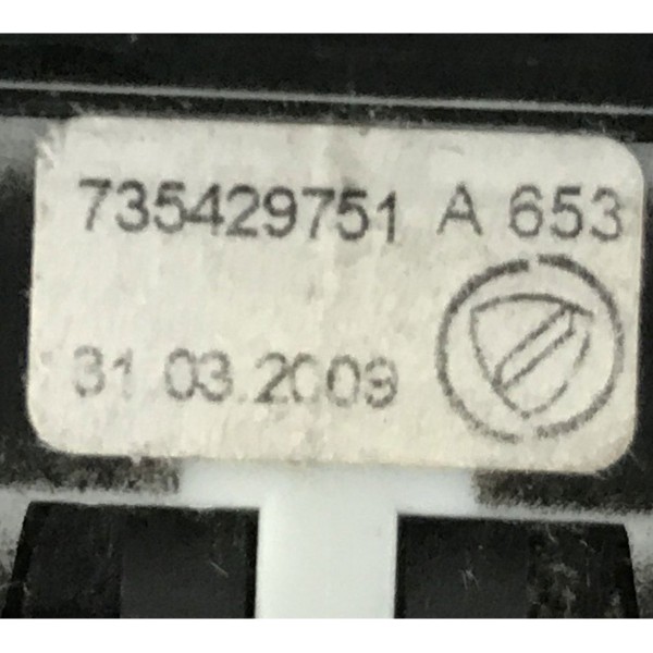 Entrada Usb Fiat Linea Absolute 1.9 2009 2010 2011 2012 Oem
