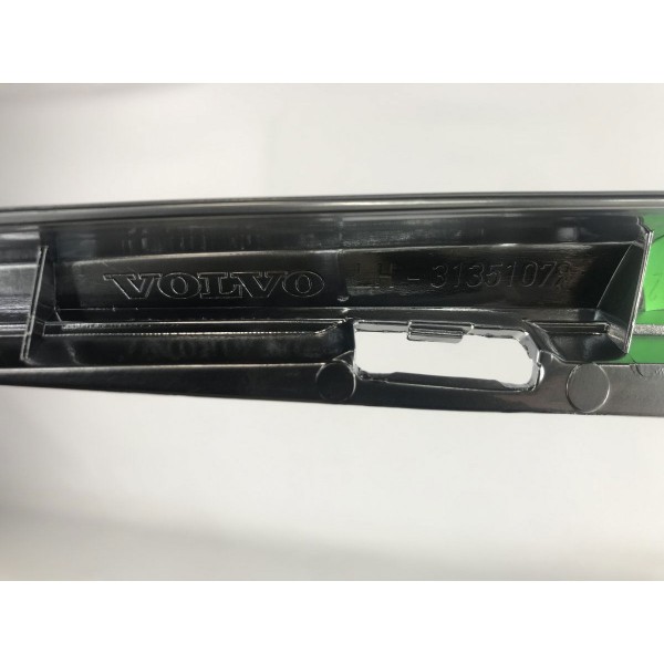 Moldura Console Central Volvo Xc60 2015 Original 48631 Moldura Console Central Volvo Xc60 2015 Original 48631