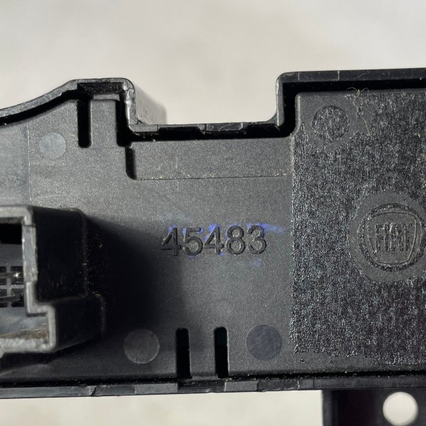 Botão Alerta Desembaçador Fiat Strada Palio Siena 2012 2013 Botão Alerta Desembaçador Fiat Strada Palio Siena 2012 2013