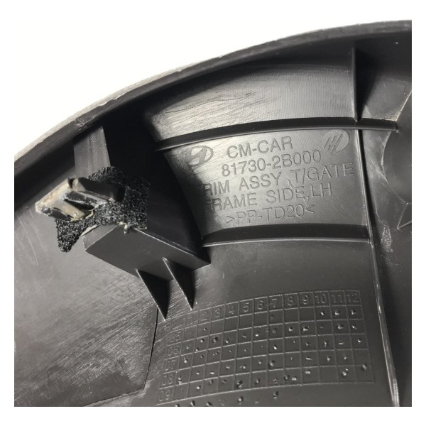 Acabamento Tampa Traseira Esquerda Hyundai Santa Fé 2012 Acabamento Tampa Traseira Esquerda Hyundai Santa Fé 2012