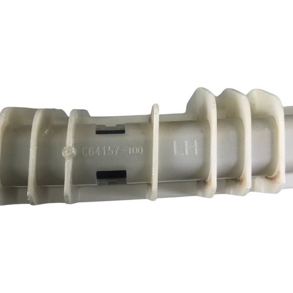 Guia Vidro Porta Dianteira Esquerda Fiat Toro 2021 2022 2023 Guia Vidro Porta Dianteira Esquerda Fiat Toro 2021 2022 2023