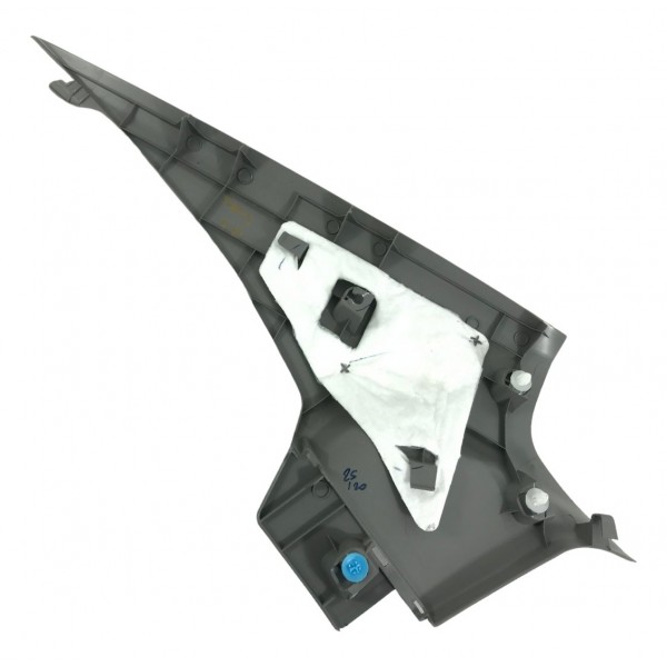 Acabamento Lateral Traseiro Direito Toyota Yaris 2022 2023