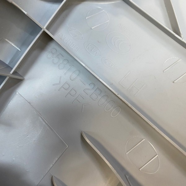 Moldura Coluna Dianteira Esquerda Hyundai Santa Fe 2010 2011 Moldura Coluna Dianteira Esquerda Hyundai Santa Fe 2010 2011